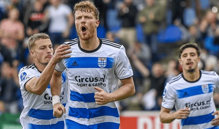 不占据明显 不占据明显