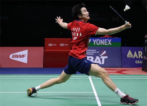 巨星表演的 巨星表演的