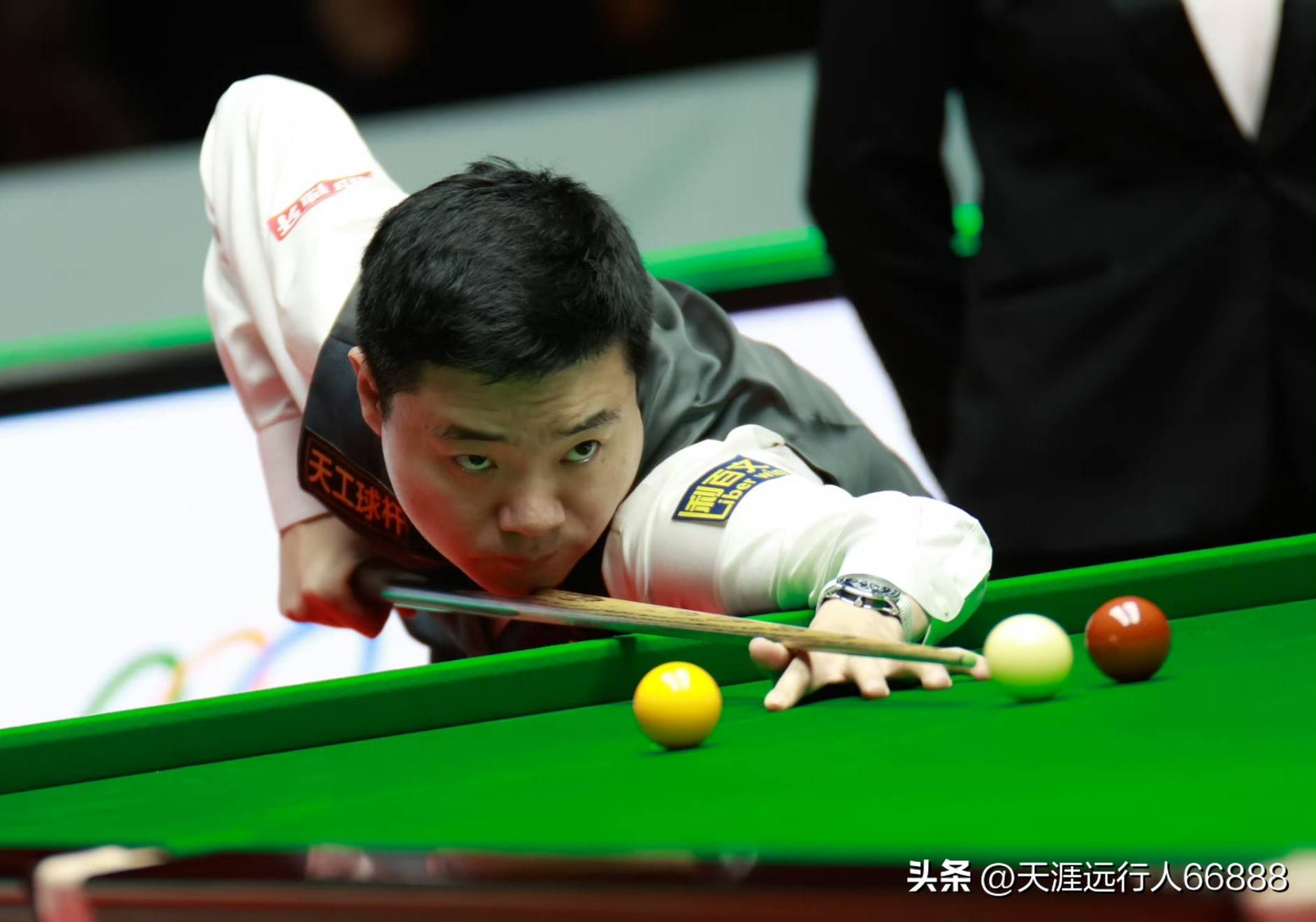 在社交媒体 在社交媒体